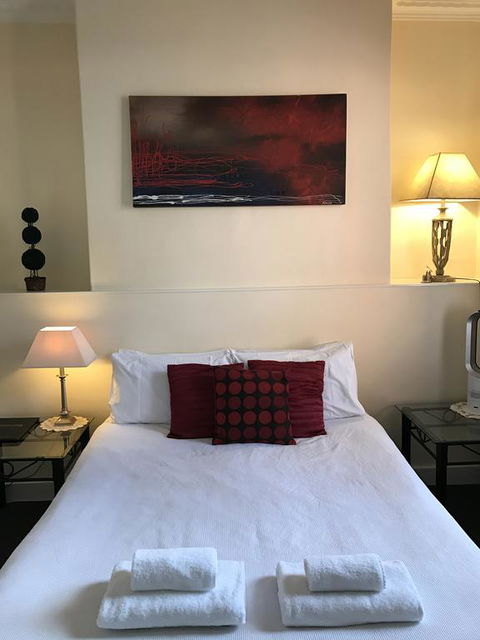 The Mews Motel - Accommodation Sunshine Coast 0
