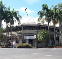The Middle Pub - Accommodation Sunshine Coast