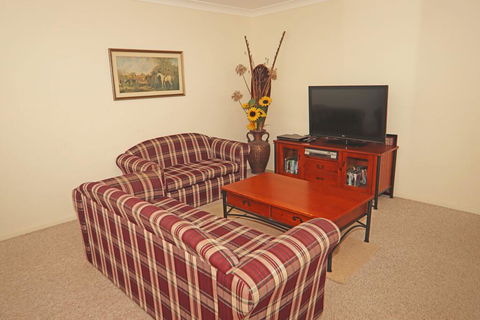 The Mooring's Waterfront - Accommodation Sunshine Coast 1