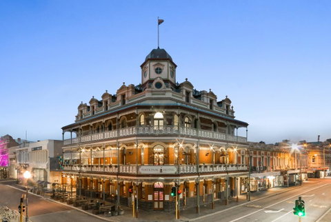 The National Hotel - Accommodation Sunshine Coast 0