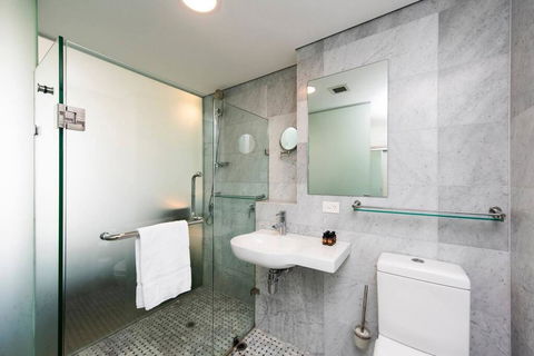 The Nest - Cosy Space On Newcastle Street With Roof Terrace - Accommodation Sunshine Coast 3