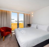 The Nest - Cosy Space on Newcastle Street with Roof Terrace - Accommodation Sunshine Coast