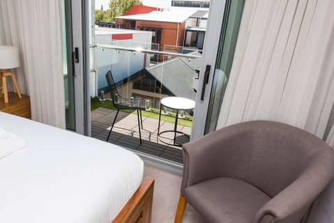 The Nest - Modern Room In Northbridge With Roof Terrace - Accommodation Sunshine Coast 1
