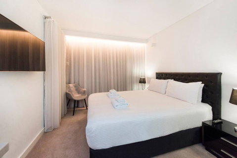 The Nest - Smart Suite On Newcastle St With Rooftop Views - Accommodation Sunshine Coast 1