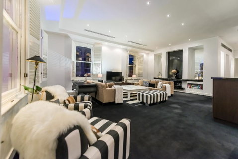 The Pakenham - Accommodation Sunshine Coast 0