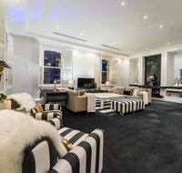 The Pakenham - Accommodation Sunshine Coast