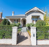 The Pearl on Prince  Stylish Cottage CBD Wifi - Accommodation Sunshine Coast