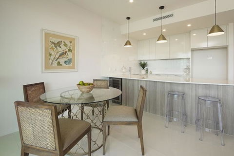 The Princess Bride - Executive 3BR Bulimba Apartment With Balcony In Central Location - Accommodation Sunshine Coast 2
