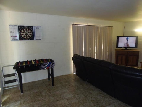 The Red Piranha - Rainbow Beach, Close To Everything, Air Con And Pet Friendly - Accommodation Sunshine Coast 1
