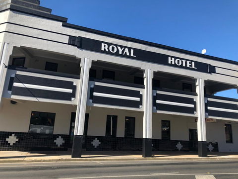 The Royal Hotel, Drouin - Accommodation Sunshine Coast 1