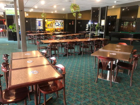 The Sportsman's Hotel - Accommodation Sunshine Coast 3