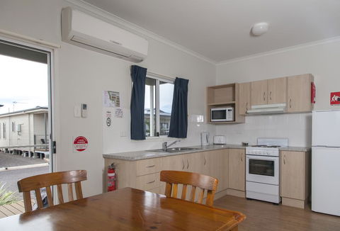 The Sundowner Cabin & Tourist Park - Accommodation Sunshine Coast 1