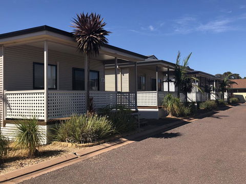 The Sundowner Cabin & Tourist Park - Accommodation Sunshine Coast 0