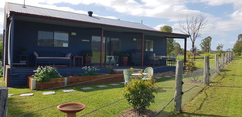 The Wattle Lodge - Accommodation Sunshine Coast 0