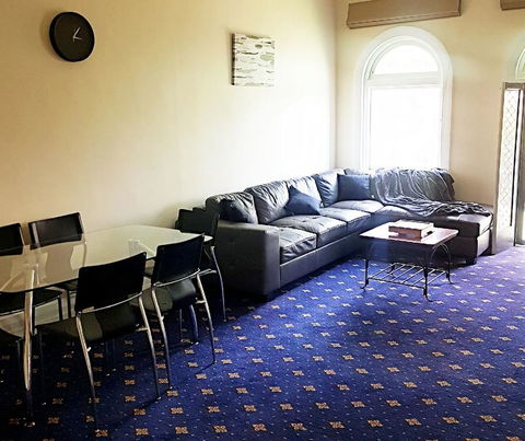 The Wharf Hotel - Accommodation Sunshine Coast 1