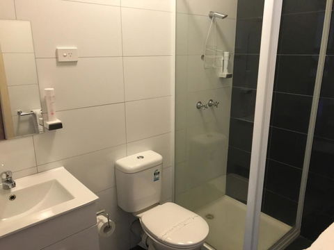 The Wharf Hotel - Accommodation Sunshine Coast 0