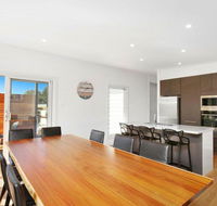 The Wharf House - Budgewoi - Accommodation Sunshine Coast