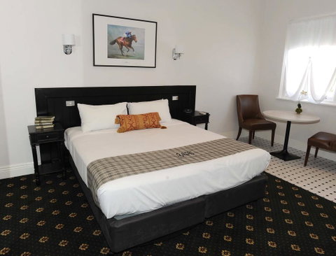 The Yarrawonga Hotel - Accommodation Sunshine Coast 0