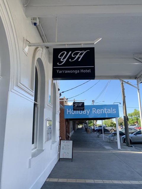 The Yarrawonga Hotel - Accommodation Sunshine Coast 2