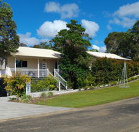 Tinaroo Sunset Retreat - Accommodation Sunshine Coast