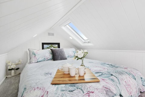 TINY HOME......BIG Views - Accommodation Sunshine Coast 1