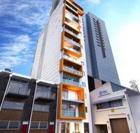Tom's Court Hotel - Accommodation Sunshine Coast