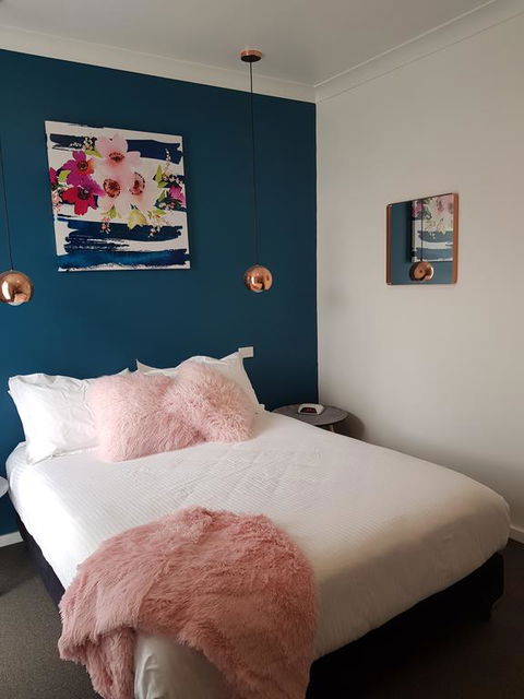 Town House Motor Inn Young - Accommodation Sunshine Coast 0