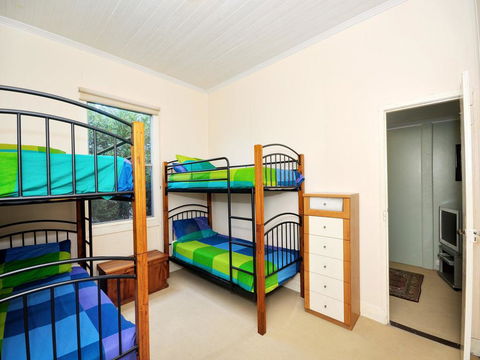 Traditional Three Bedroom Home With Water Views - Accommodation Sunshine Coast 1