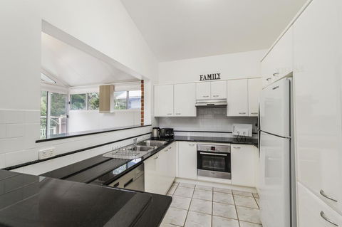 TRANQUIL AT HIBBARD - Accommodation Sunshine Coast 2