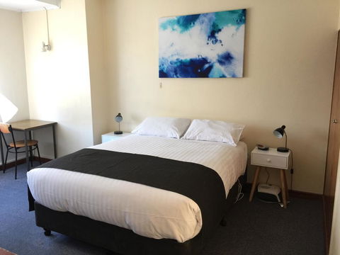 TRC Hotel - Accommodation Sunshine Coast 2