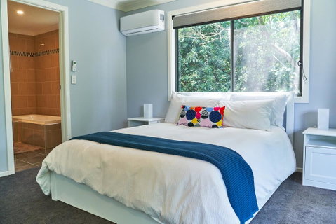 Treetops Haven - Accommodation Sunshine Coast 3