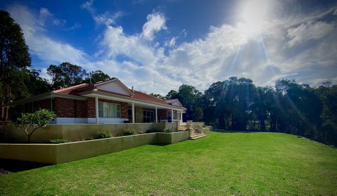 Treetops Holiday Retreat - Accommodation Sunshine Coast 0