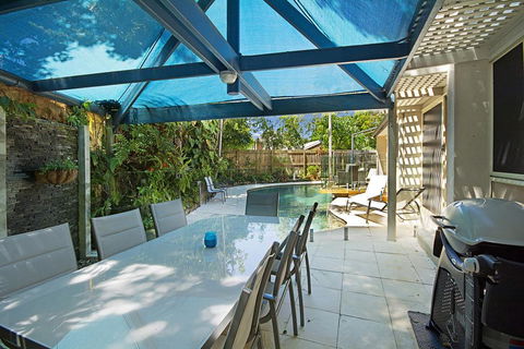 Tropical 5 Bedroom Family Getaway In Noosa Heads - Accommodation Sunshine Coast 2