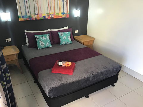 Tropical Lodge - Accommodation Sunshine Coast 1