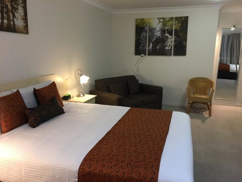 Tuckerbox Motor Inn - Accommodation Sunshine Coast 0