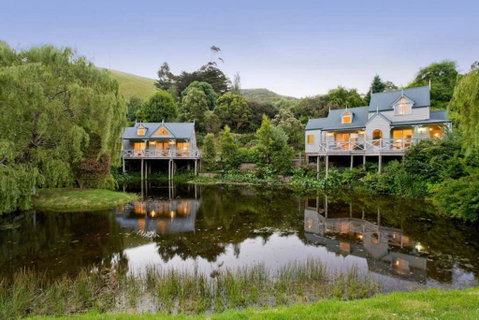 TWISTED WILLOW - Spa, Fireplace, Couples Retreat - Accommodation Sunshine Coast 0