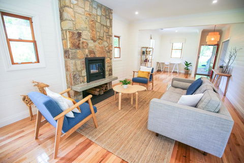 Two Oaks - Accommodation Sunshine Coast 0