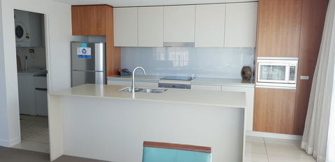 U212 Elston Grandsurf Resort - Accommodation Sunshine Coast 3