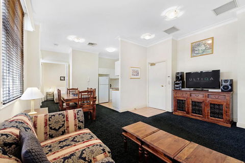 ULTIQA Rothbury Hotel - Accommodation Sunshine Coast 3