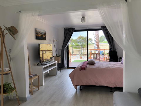 Unique Quiet Bungalow Little Bali Geelong - Accommodation Sunshine Coast 1