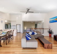 Unit 1 Rainbow Surf - Modern two storey townhouse with large shared pool close to beach and shop - Accommodation Sunshine Coast