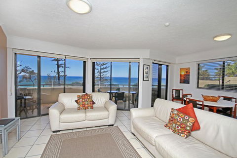 Unit 1, The Rocks, 1746 David Low Coolum Beach - 500 Bond - Accommodation Sunshine Coast 3