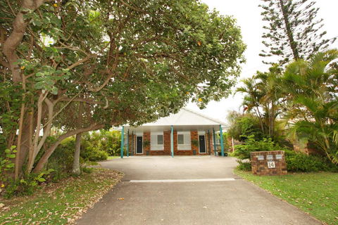 Unit 1/14 Tamarindus Street Marcoola Beach, Pet Friendly, 300 BOND, Linen Supplied - Accommodation Sunshine Coast 0