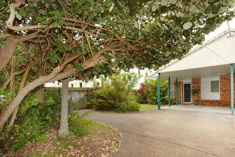 Unit 1/14 Tamarindus Street Marcoola Beach, Pet Friendly, 300 BOND, Linen Supplied - Accommodation Sunshine Coast 1