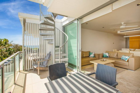 Unit 203 Plantation - Rainbow Beach, Plantation Resort Top Floor, Aircon, Free Wi-Fi - Accommodation Sunshine Coast 0
