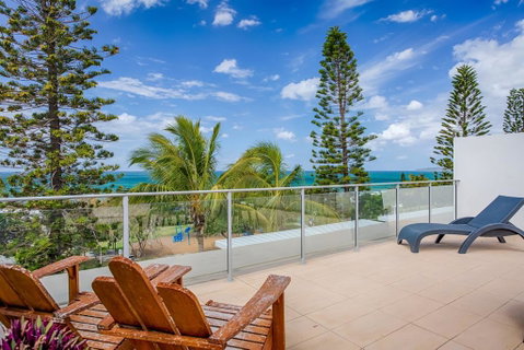 Unit 206 Plantation, Rainbow Beach, Incredible Views, Top Floor, Ocean Facing - Accommodation Sunshine Coast 0