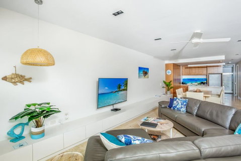 Unit 6 Plantation - Rainbow Beach, Plantation Resort, Ground Floor, Aircon, Pool, Spa - Accommodation Sunshine Coast 0