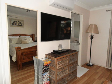 Unwind In This Gorgeous Retreat - Accommodation Sunshine Coast 3