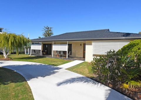 Urangan Harbour Bungalow - Accommodation Sunshine Coast 0