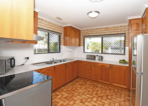Urangan Harbour Bungalow - Accommodation Sunshine Coast 2